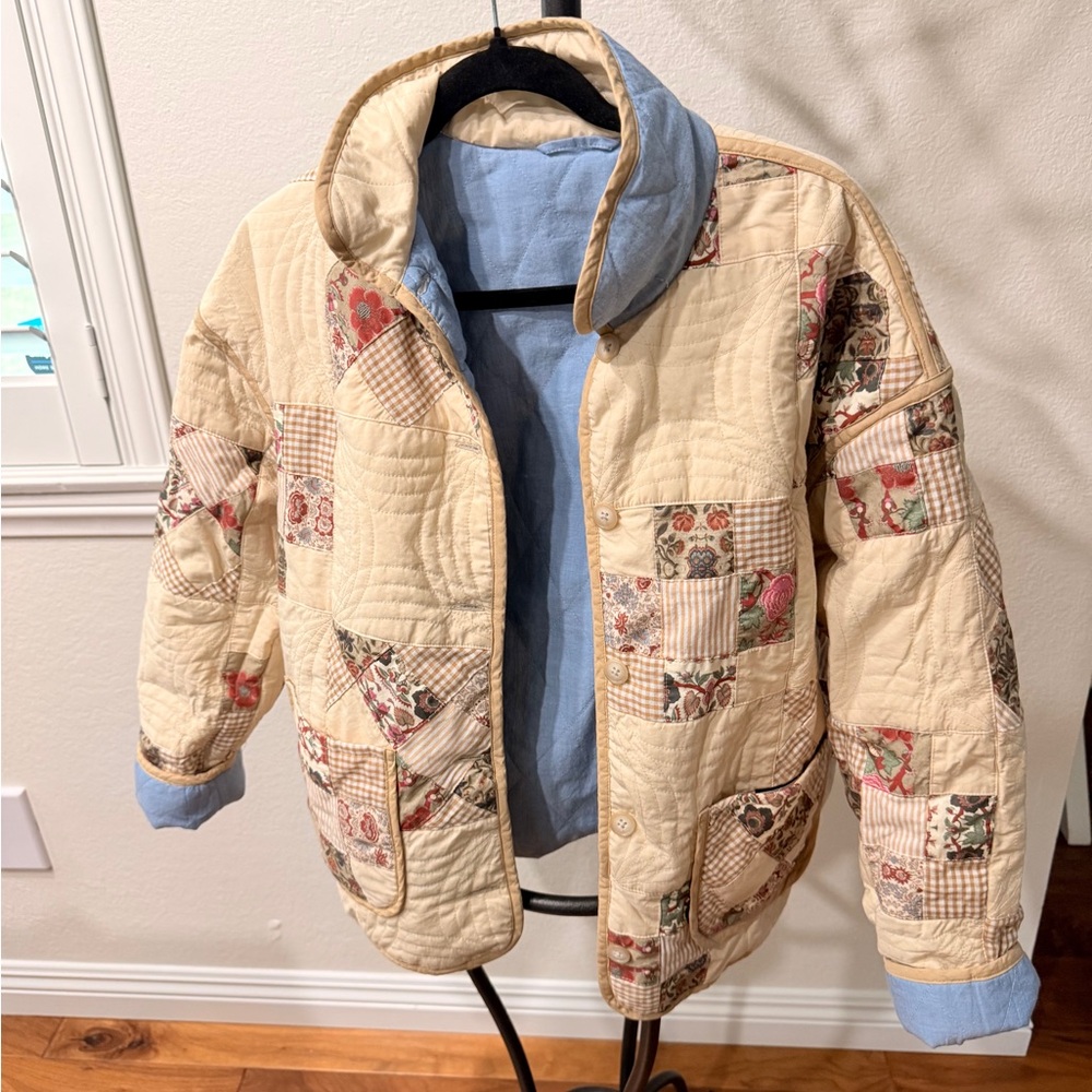 Tuckernuck Patchwork Quilted Jacket - Cream And B… - image 1